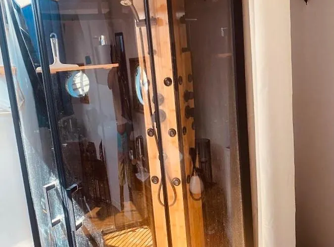 Atypique Sur Péniche Habitación en casa particular